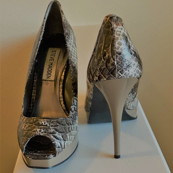 Steve Madden Snake Skin 4.5" Heel Peep-Toe - Picture 3 of 8